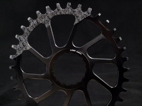 Zębatka owalna Race Face Cinch Boost o30t czarna Zębatka owalna Race Face Cinch Boost o30t czarna