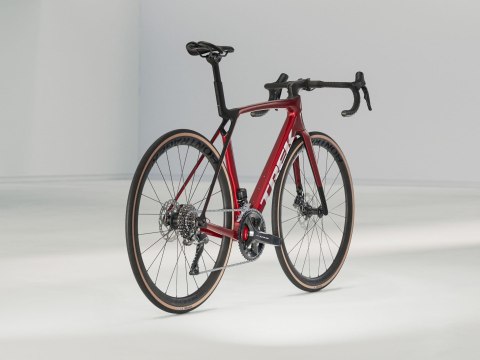 Trek Madone SL 6 Crimson 2025 (L) Trek Madone SL 6 Crimson 2025 (L)